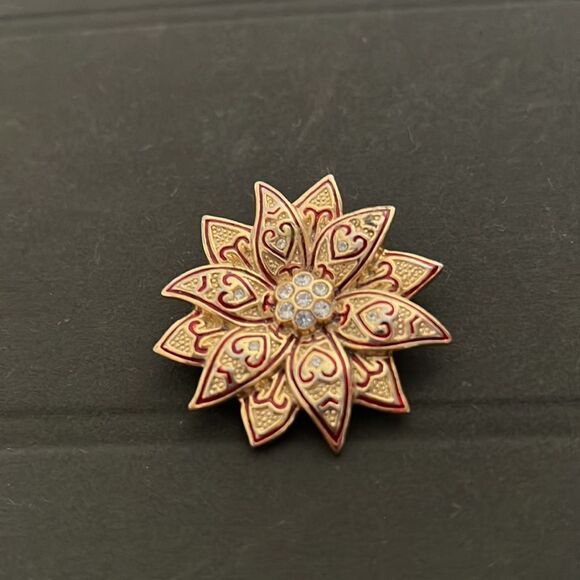 Vintage Gold Tone Flower Brooch with Red Enamel and Center Rhinestones. WA172 - Picture 2 of 3
